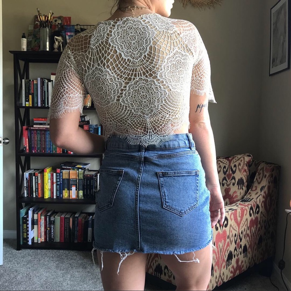 For love and lemons lace crop